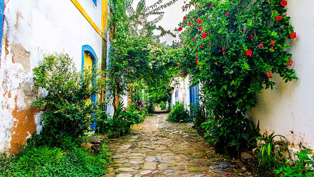 Detalhes de uma das ruas do Centro Histórico de Paraty. Foto: Miguel Bória